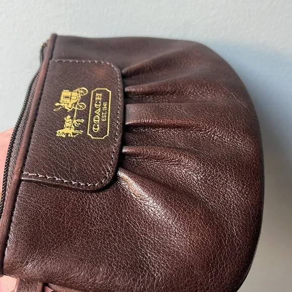 Vintage Coach Leather Wristlet - Picture 8 of 13